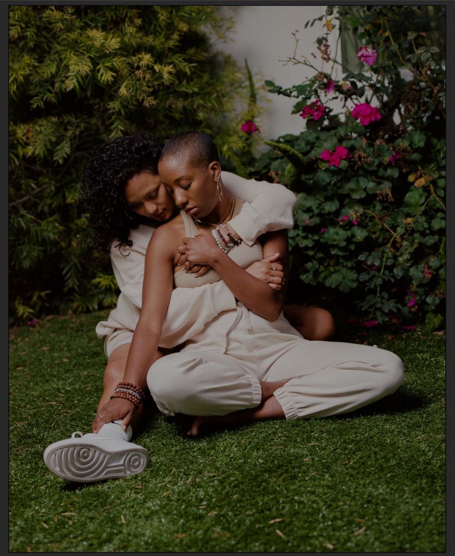 15 Unique Maternity Picture Ideas For Black Couples