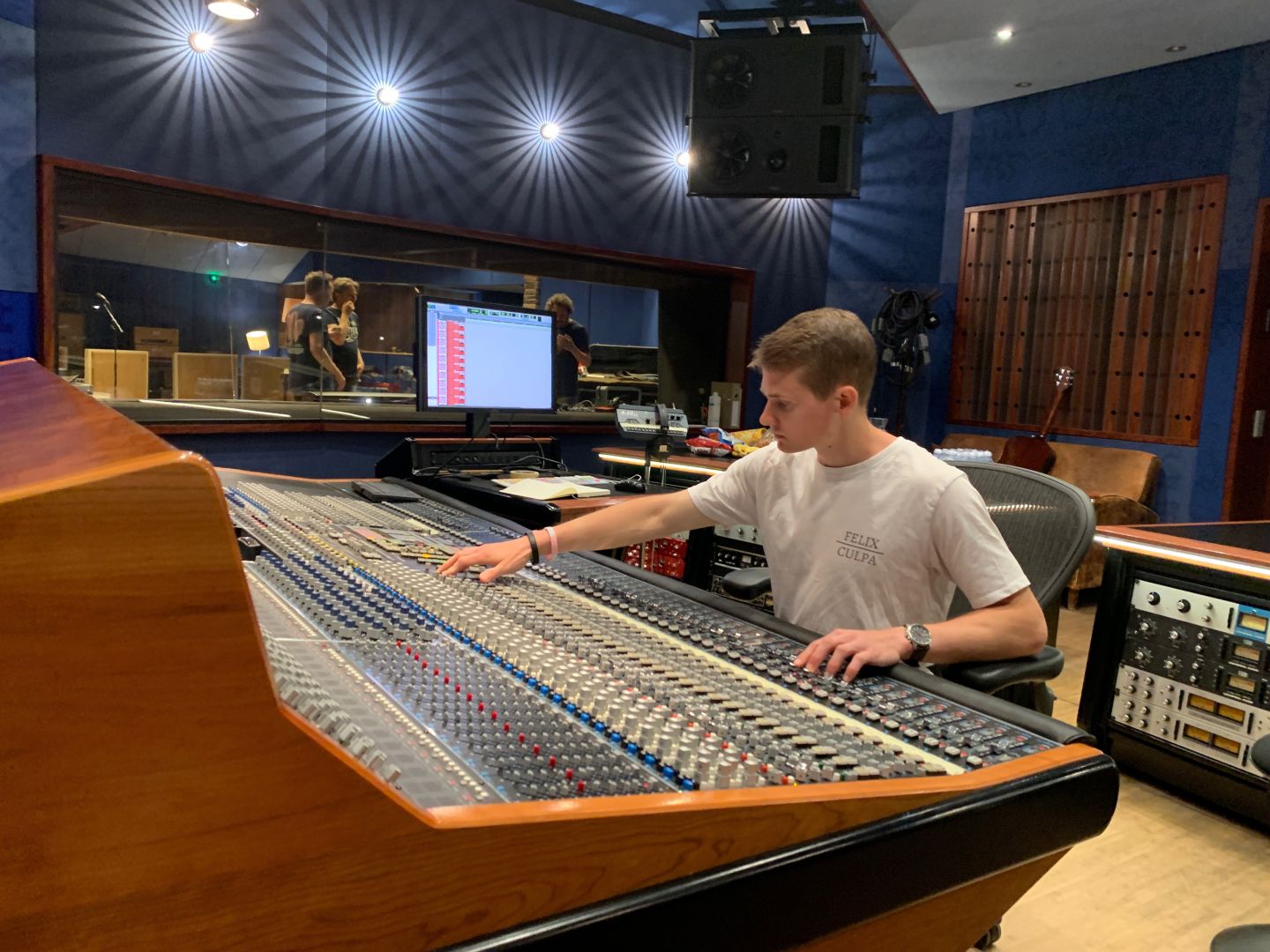 Meet Carson Ezell Drummer & Producer SHOUTOUT LA